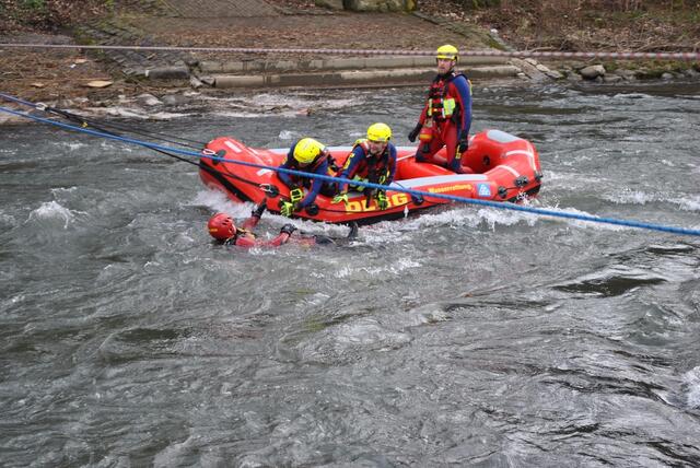 Platz 6 - Im Team retten wir in/aus jeder Lage (34 Stimmen) | Foto: DLRG Kreisgruppe Gießen e.V.
