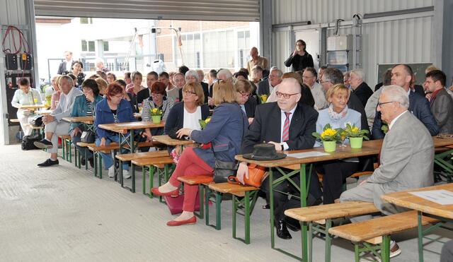 Viele Gäste beim Bezirksratsempfang.