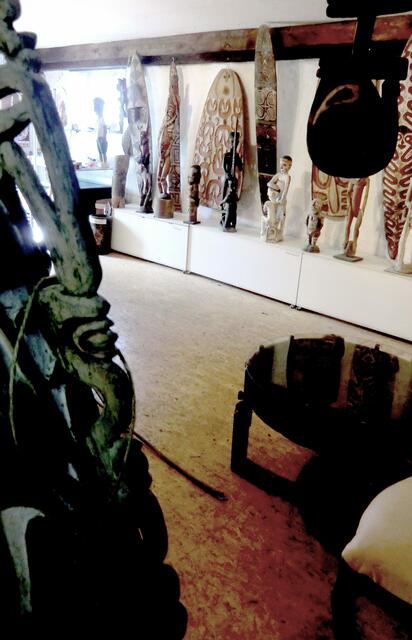 Blick in die Ausstellung im Haus der Kulturen Diedorf