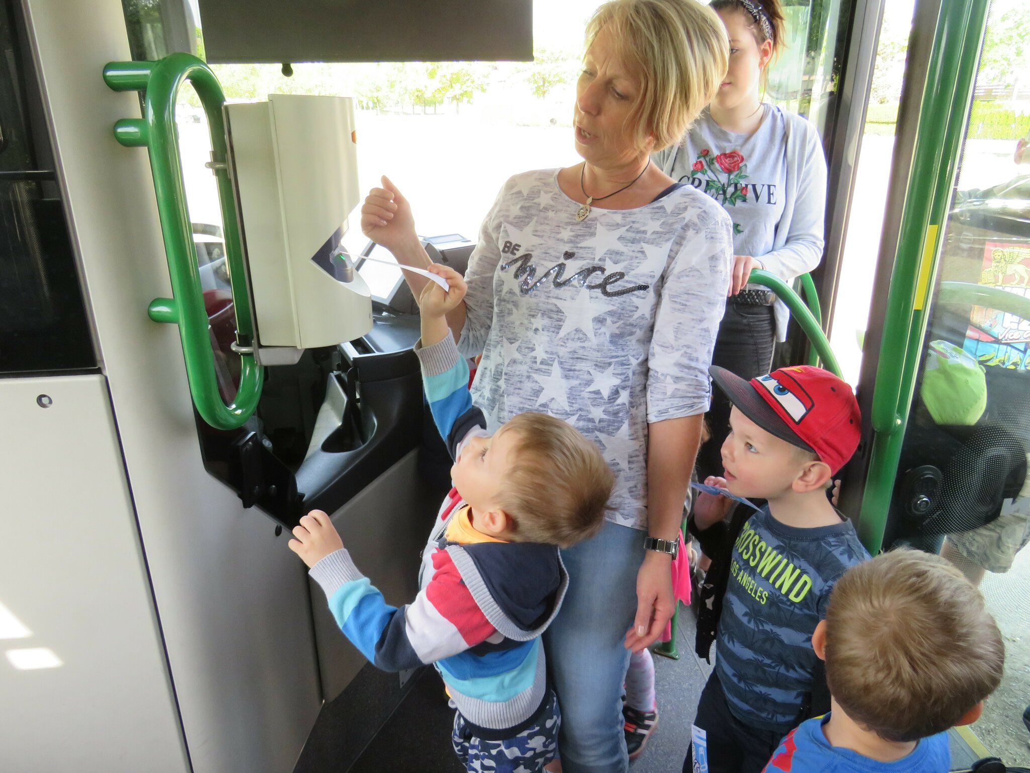 busfahrer spiel Busfahrer Andy mit einem Linienbus der swa bei der Kinderwelt - Gersthofen
