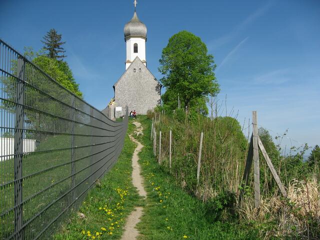 Letzter Aufschwung zur Kirche am Berg. Nord-West-Seite.