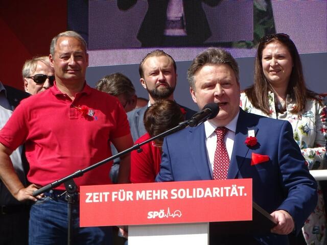 1. Mai 2018 in Wien: Maiaufmarsch der SPÖ Wien. Kundgebung auf dem Rathausplatz. Der zukünftige Wiener Bürgermeister Michael Ludwig.