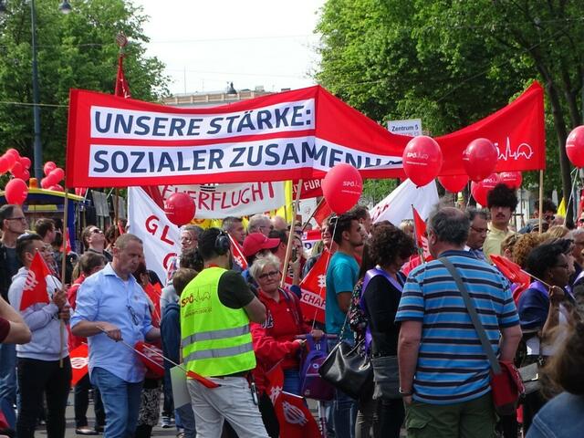 1. Mai 2018 in Wien: Maiaufmarsch der SPÖ Wien. Universitätsring.