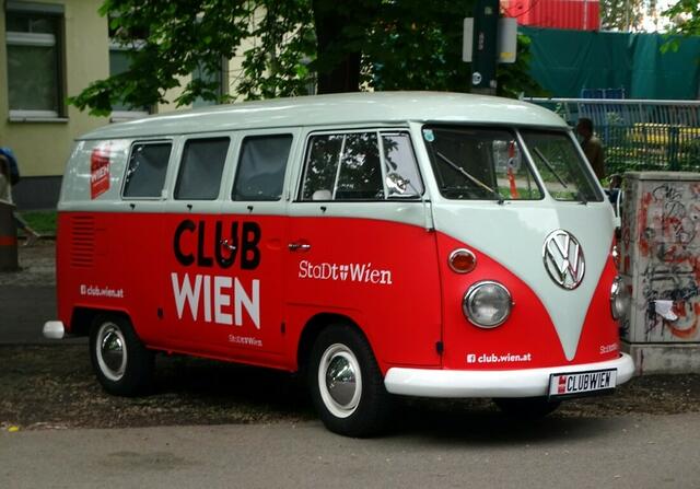 1. Mai 2018 in Wien: Maifest der SPÖ im Wiener Prater. Auch der beliebte Werbe-Bully der Wiener Gemeindezeitung war wieder mit dabei.