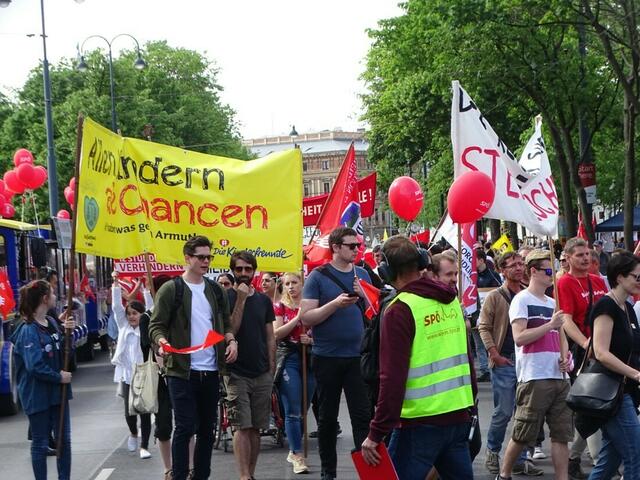1. Mai 2018 in Wien: Maiaufmarsch der SPÖ Wien. Universitätsring.