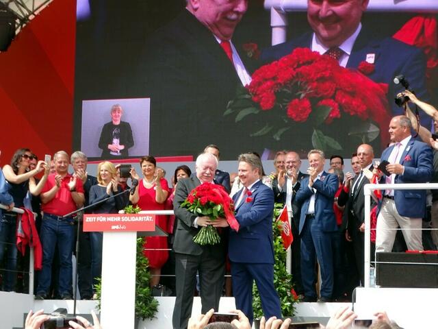1. Mai 2018 in Wien: Maiaufmarsch der SPÖ Wien. Kundgebung auf dem Rathausplatz.