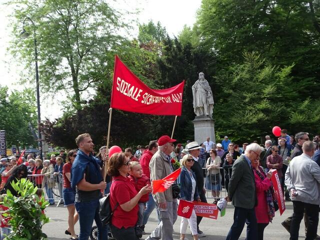 1. Mai 2018 in Wien: Maiaufmarsch der SPÖ Wien. Einzug auf den Rathausplatz.