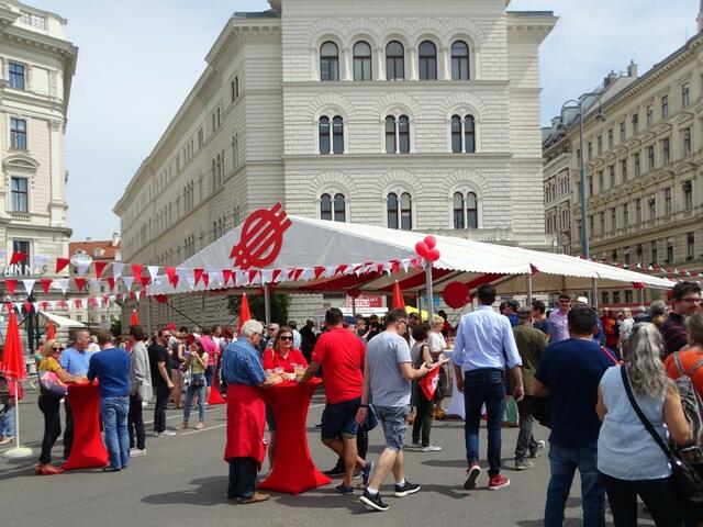 1. Mai 2018 in Wien: Maiaufmarsch der SPÖ Wien. Nach der Kundgebung auf dem Rathausplatz.