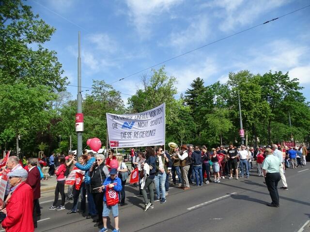 1. Mai 2018 in Wien: Maiaufmarsch der SPÖ Wien. Universitätsring.