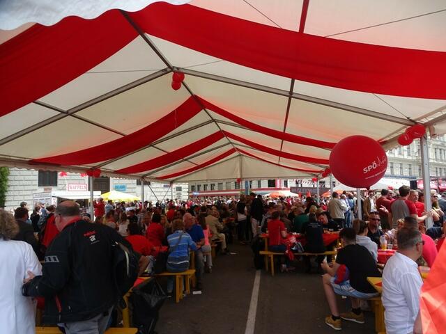 1. Mai 2018 in Wien: Maiaufmarsch der SPÖ Wien. Nach der Kundgebung auf dem Rathausplatz.