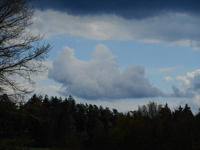 Am 14.04.2018 habe ich auf einer kleinen Radtour mit meiner ältesten Tochter diese Wolke fotografiert.