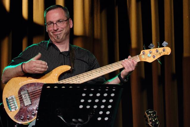 Martin Blohm und Band im "Hallenbad - Kultur am Schachtweg" zu Wolfsburg an einem traumhaft schönen Samstag im Frühling 2018