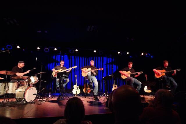 Martin Blohm und Band im "Hallenbad - Kultur am Schachtweg" zu Wolfsburg an einem traumhaft schönen Samstag im Frühling 2018