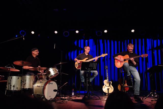Martin Blohm und Band im "Hallenbad - Kultur am Schachtweg" zu Wolfsburg an einem traumhaft schönen Samstag im Frühling 2018