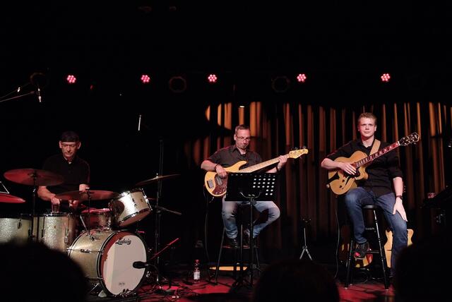 Martin Blohm und Band im "Hallenbad - Kultur am Schachtweg" zu Wolfsburg an einem traumhaft schönen Samstag im Frühling 2018