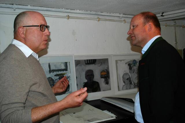 Ilan Scheindling (links) im Gespräch mit Landrat Martin Sailer.