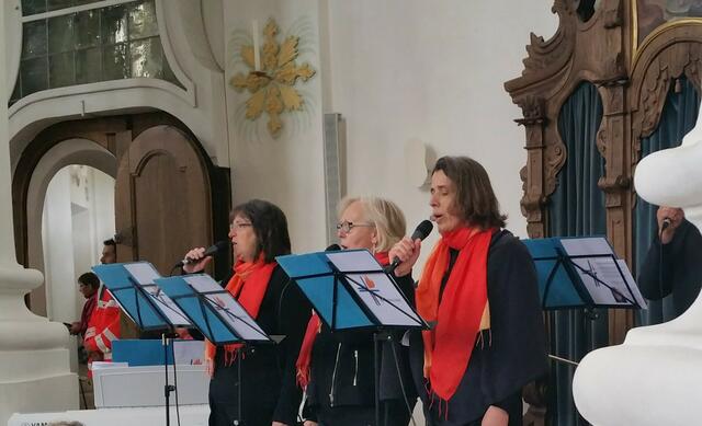 Sängerinnen von Charisma 2000