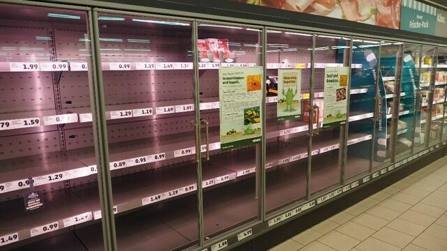 Ohne Biene, Schmetterling & Co. bleiben viele Bereiche der Regale leer! (Foto: NABU Langenhagen)