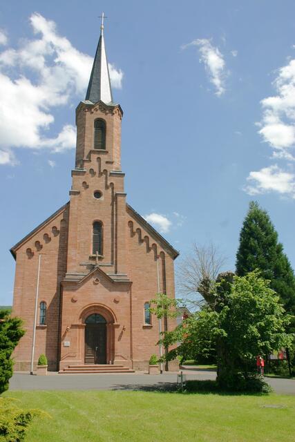 Katholische Kirche Mariae Geburt in Bieber