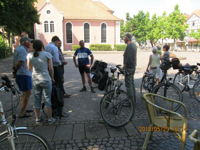... Presse sowie ADFC-Mitglieder