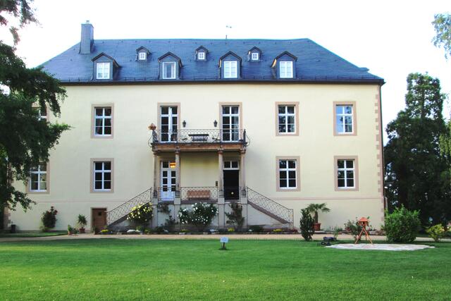 Das renovierte Schoss Landau.