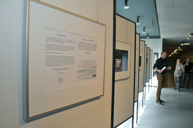 Blick in die neue Fotoausstellung im Freizeitheim Ricklingen.