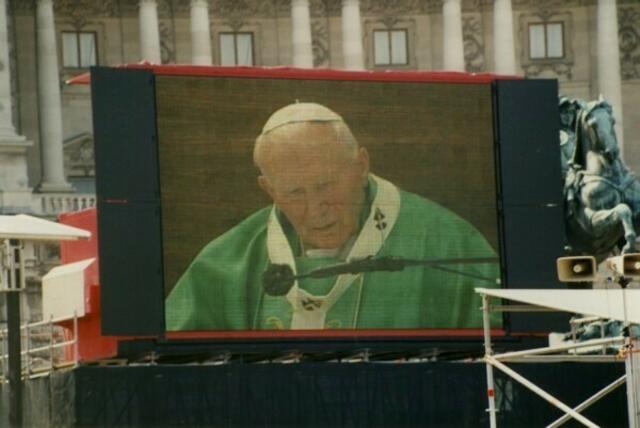 Vom 19. bis 23. Juni 1998 Papst Johannes Paul II. in Österreich