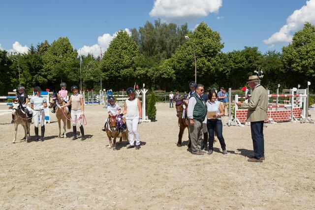 Siegerehrung Ponyführzügelklasse | Foto: RK Fotografie Augsburg