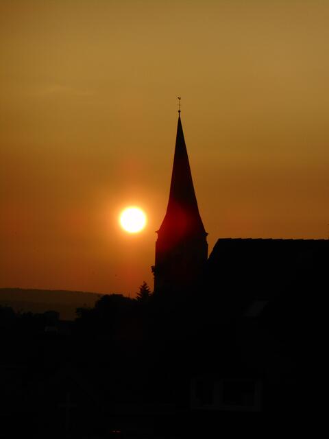 Die NIKOLAI-KIRCHE.