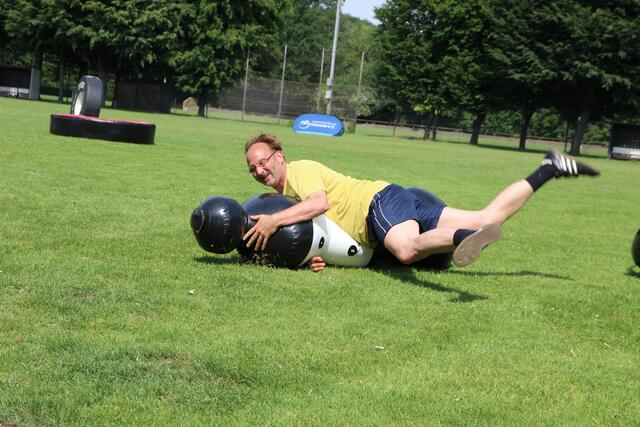 Erstteilnehmer Uwe Klaus beim American-Football-Testtraining der Grizzlies