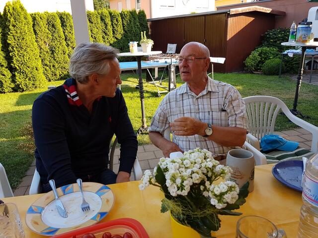 Direktor Thomas Kelber im Gespräch mit Gustav Hülsmann.