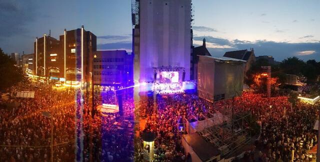 Die Stimmung an diesem schönen Sommerabend ist fantastisch. | Foto: Fabian Wolter