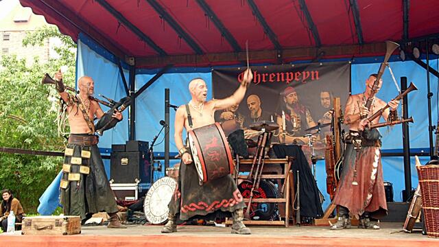 Ihre Mittelaltermusik  hat die Besucher sehr begeistert - Burg Querfurt zum Historischen Burgfest am 16.6.2018 !