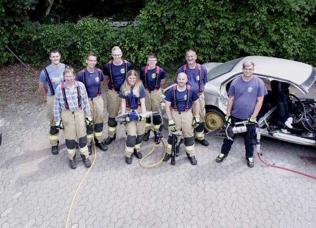 Gruppenbild: (hintere Reihe von links): Justin Schwarze, Tobias Feichtinger, Fabian Schröter, Dominik Biernath, Thorsten Weinrich
(vordere Reihe von links): Christoph Flohr, Franziska Biernath, André Oestreich, Kevin Weinrich | Foto: Yvonne Oestreich