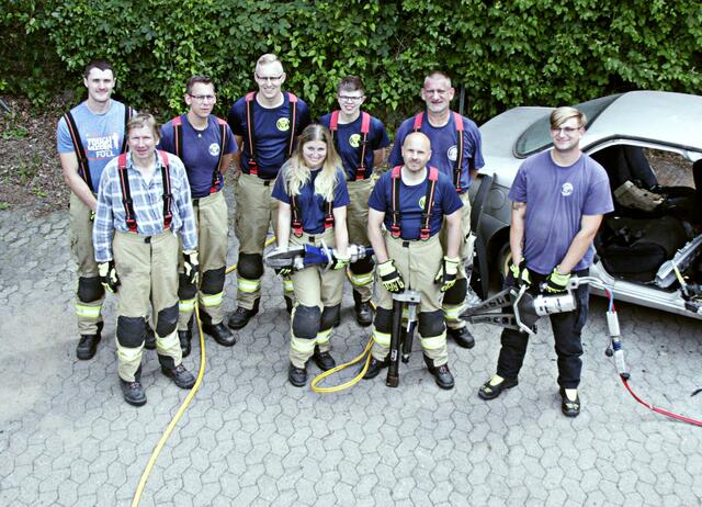 Gruppenbild: (hintere Reihe von links): Justin Schwarze, Tobias Feichtinger, Fabian Schröter, Dominik Biernath, Thorsten Weinrich
(vordere Reihe von links): Christoph Flohr, Franziska Biernath, André Oestreich, Kevin Weinrich | Foto: Yvonne Oestreich