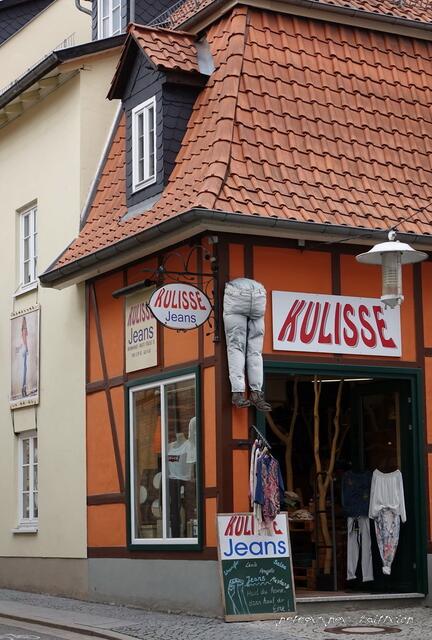 ...so kann man die Jeans auch an die/den Frau/Mann bringen...