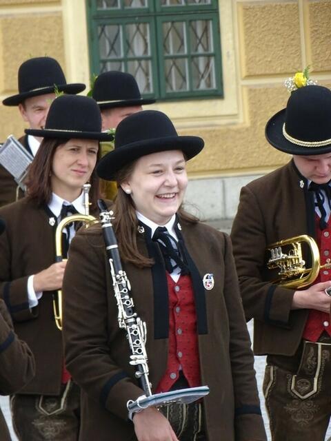 Österreichisches Blasmusikfest 2018 in Wien. Die Trachtenmusikkapelle Bad Vigaun, Salzburg, bei ihrem Auftritt im Ehrenhof des Schlosses Schönbrunn.