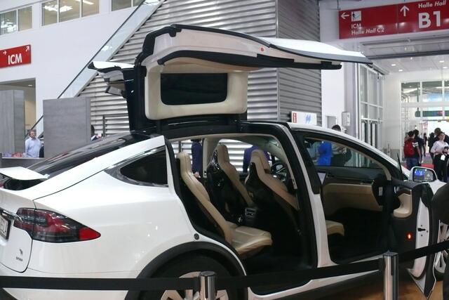 Tesla-ModelX