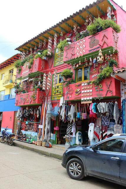 Das kitschigste Haus in Raquira. (c) Michael Stauner
