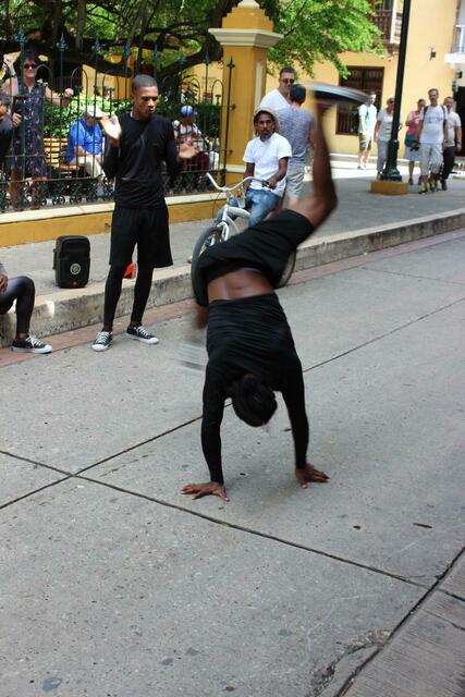 Breakdancer in den Straßen von Cartagena. (c) Michael Stauner