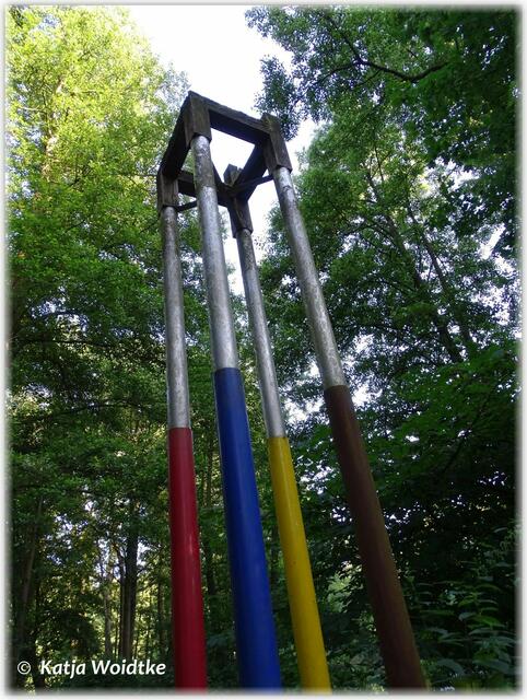 Abendspaziergang durch den Eichenpark - "Foundation" von Markus Jung (Foto: Katja Woidtke)