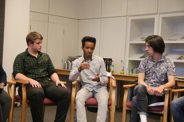 Robel Tesfalem kommt aus Eritrea und ist FOS-Schüler. Er schätzt die Tendenz zu immer größeren Städten, wie es zum Beispiel in Nigeria der Fall ist, als sehr negativ ein.