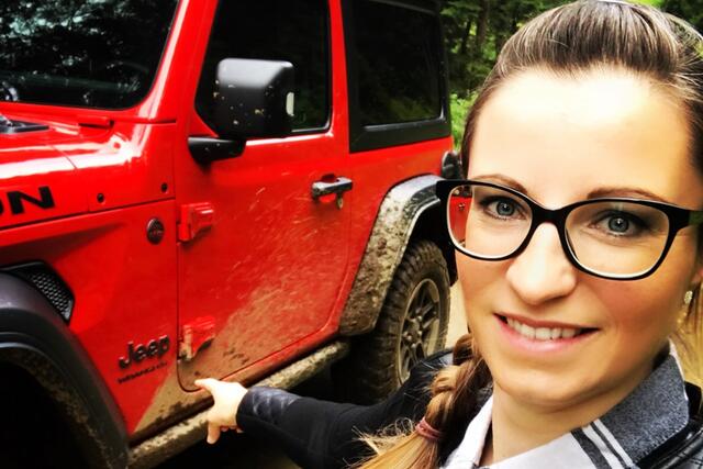 Fingerzeig: Der Jeep Wrangler soll nicht nur ein Spielzeug für Männer sein. | Foto: © Laura Luft / mid/trdmobil