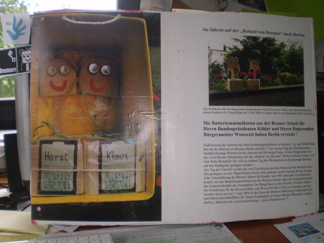 BAKI-Information: Die Batteriesammelkisten aus der Bremer Schule für Herrn Bundespräsidenten Köhler und Herrn Regierenden Bürgermeister Wowereit haben Berlin erreicht!