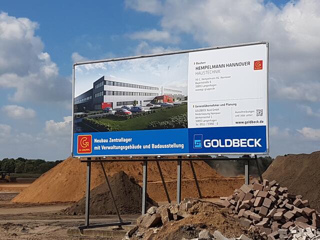 Es wird mehr Verkehr auf diesen Schulwegen geben (Bild 2) , insbesondere mehr Lkw, durch den zweiten aktuellen Neubau, den des neuen Zentrallagers der Firma Hempelmann.