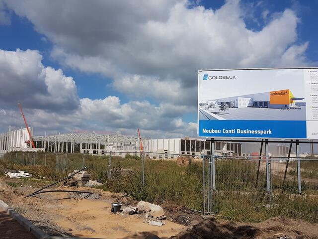 Es wird mehr Verkehr auf diesen Schulwegen geben (Bild 1) , insbesondere mehr Lkw, durch den ersten Neubau, den des neuen "Conti Business Park".