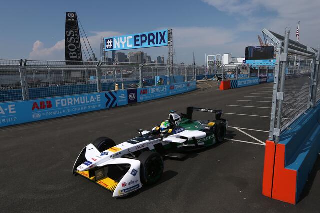 Das Saisonfinale der Formel E bietet Motorsport vom Feinsten mit spektakulären Bildern. | Foto: © Audi/TRDmobil