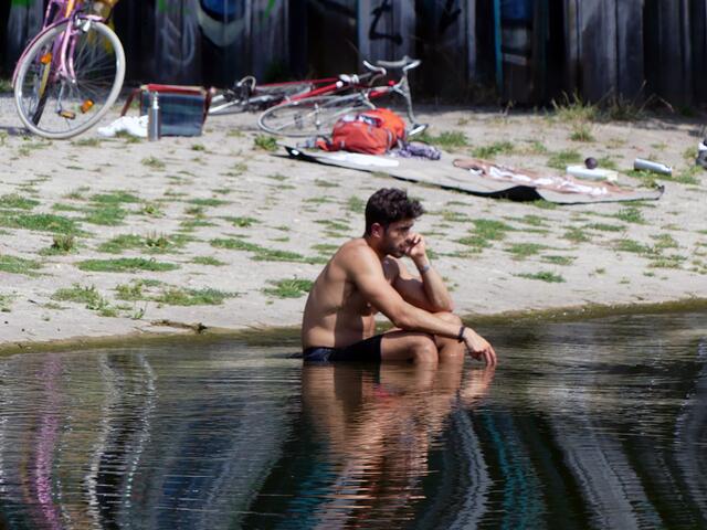 Wenns einem zu heiß wird, einfach ins Wasser setzen