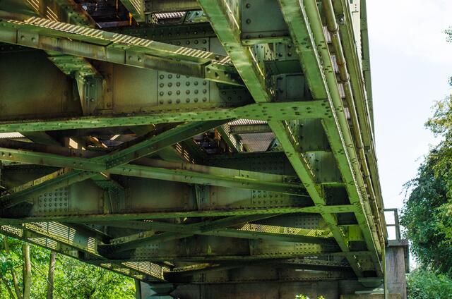 Die Brücke von unten