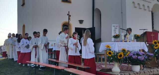 Einzug Bischof Voderholzer mit Altardienst